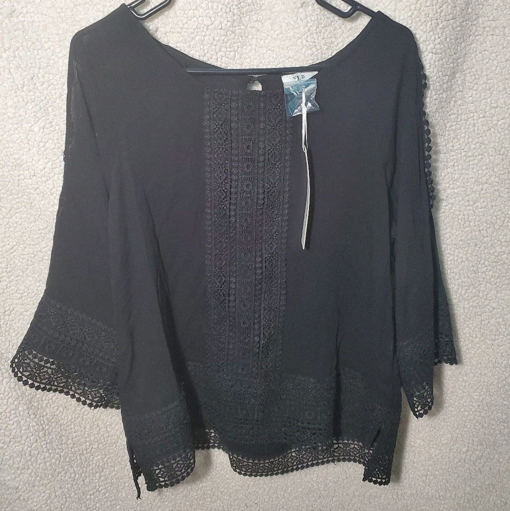 Black VLD peekaboo sholder top